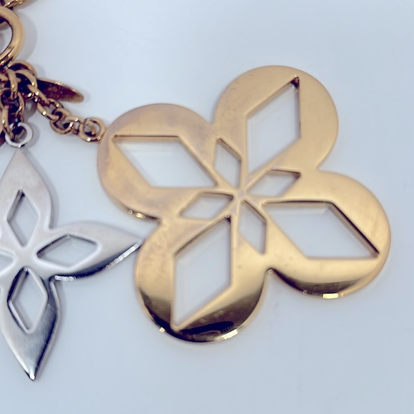 Authentic LOUIS VUITTON Maltage Blossom Key Ring/Bag Charm- Gold/Silver - Picture 4 of 9
